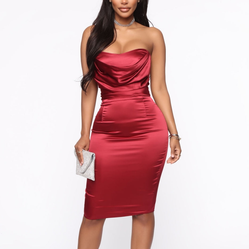 Red Fashion Nova dress